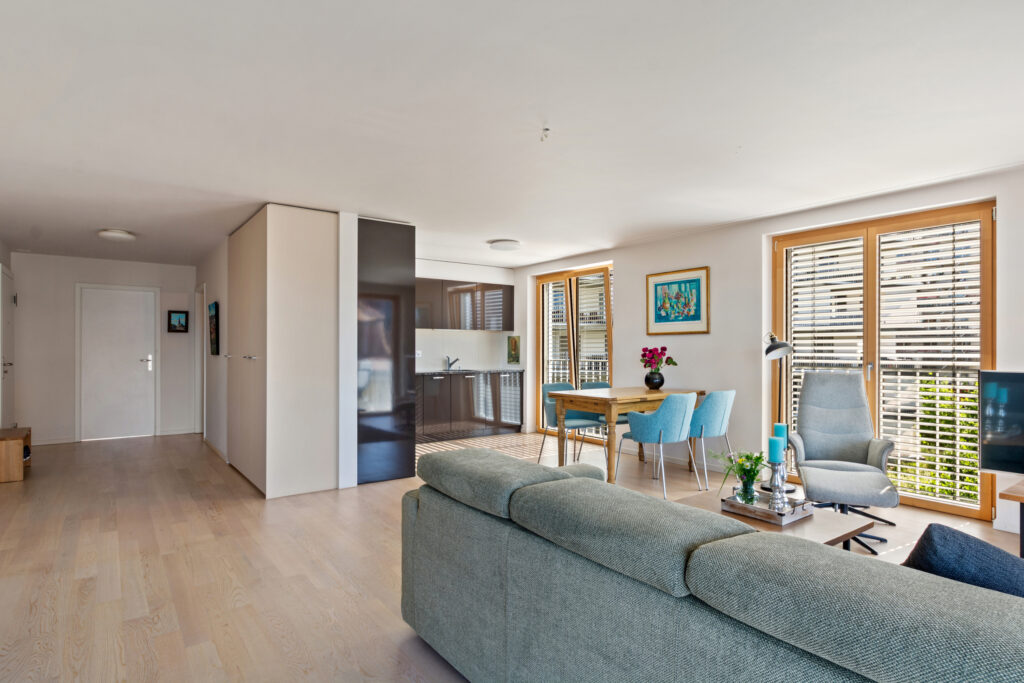 Spacious 3.5-room apartment with a large balcony